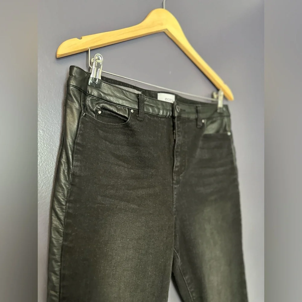 ECRU The Los Feliz Stretch Faux Leather Accent Skinny Jeans EUC Size 30